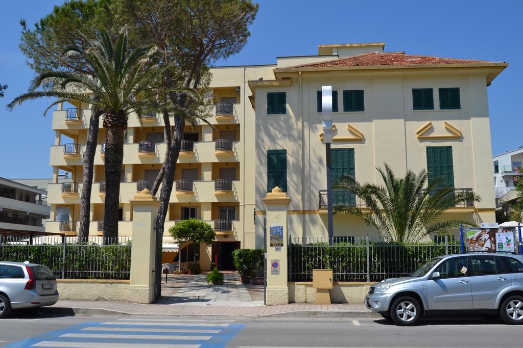 Hotel Quattropalme Tortoreto Exterior photo